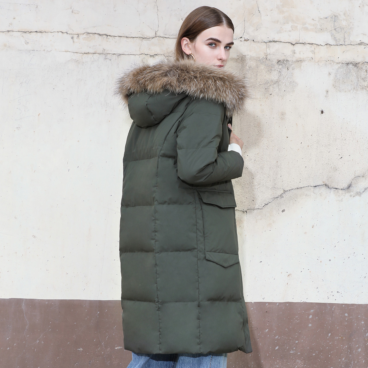 雪中飞 秋冬新款时尚活力加厚廓形连帽大毛领羽绒服女中长款 2019 雪中飞 秋冬新款时尚活力加厚廓形连帽大毛领羽绒服女中长款 2019