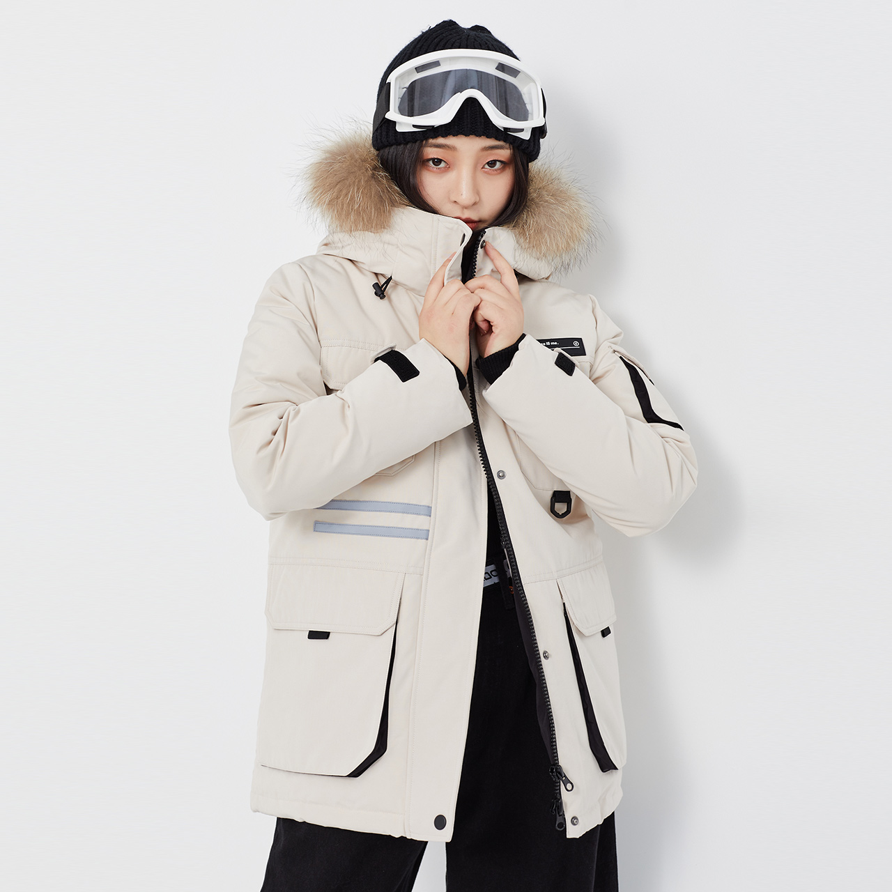 雪中飞 秋冬款时尚口袋女式可脱卸毛领工装中长款羽绒服 outlets 雪中飞 秋冬款时尚口袋女式可脱卸毛领工装中长款羽绒服 outlets