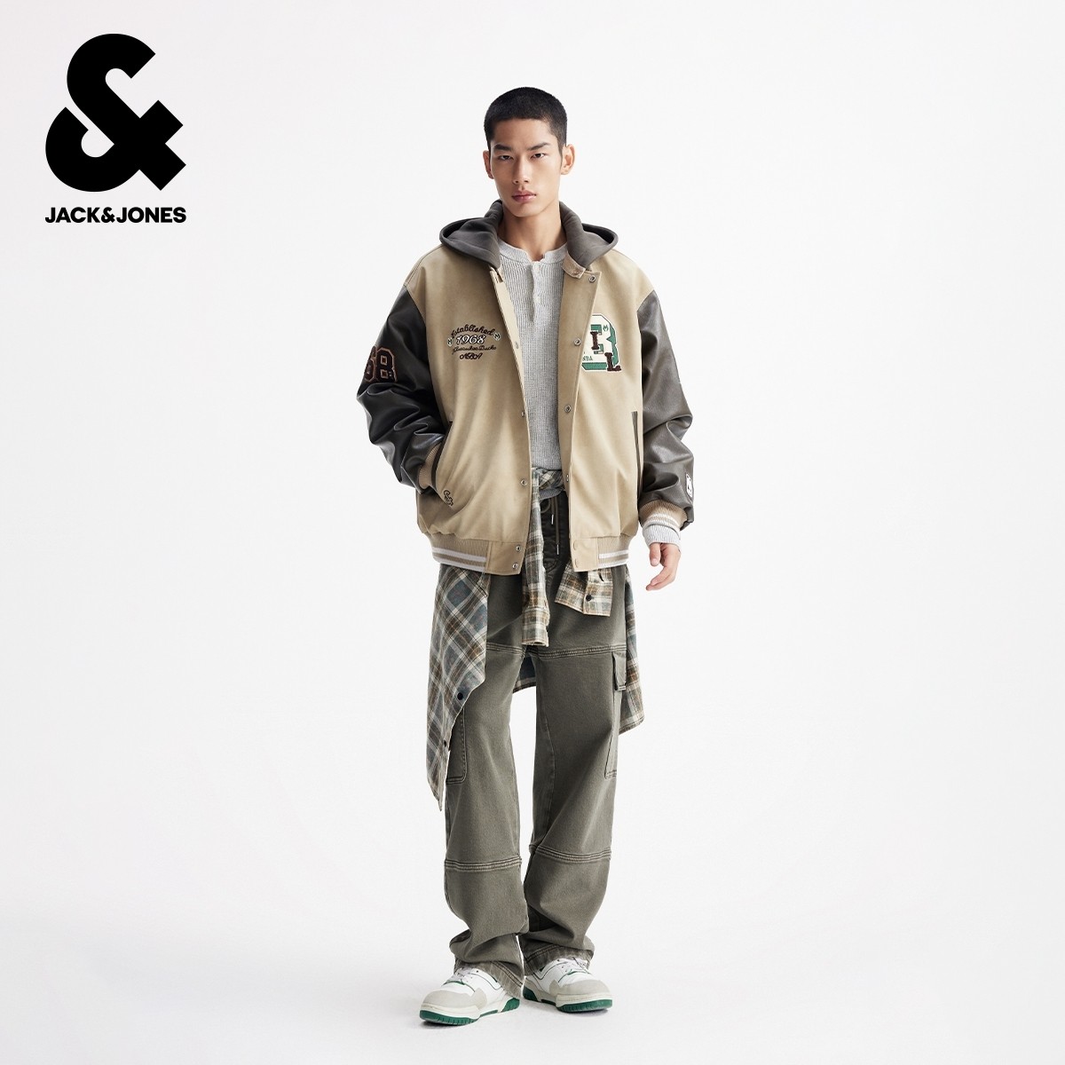 杰克琼斯NBA联名雄鹿队2025年新款男装冬季棉衣连帽印花百搭外套,淘宝优惠券,粉丝福利购,淘宝优惠卷