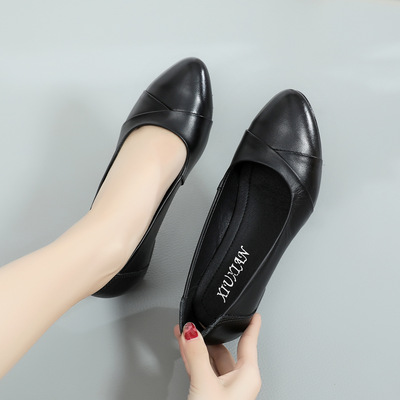2021新款粗跟单鞋女真皮浅口百搭春款夏季女鞋软底软面大码妈妈鞋