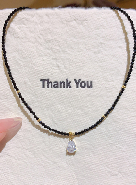 黑色水晶蝴蝶项链高级感气质