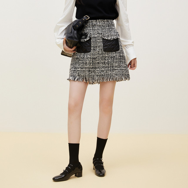 XG Snow Song Contrast Color Pocket Splicing Wool Skirt 2024 Winter New Style Tassel Edge High Waist A-Line Skirt for Women