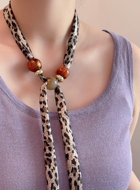 秋冬豹纹布艺木头串珠项链抽拉可调节丝带颈链小众时髦锁骨链配饰