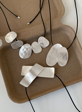 不规则拉丝金属吊坠抽拉式黑绳项