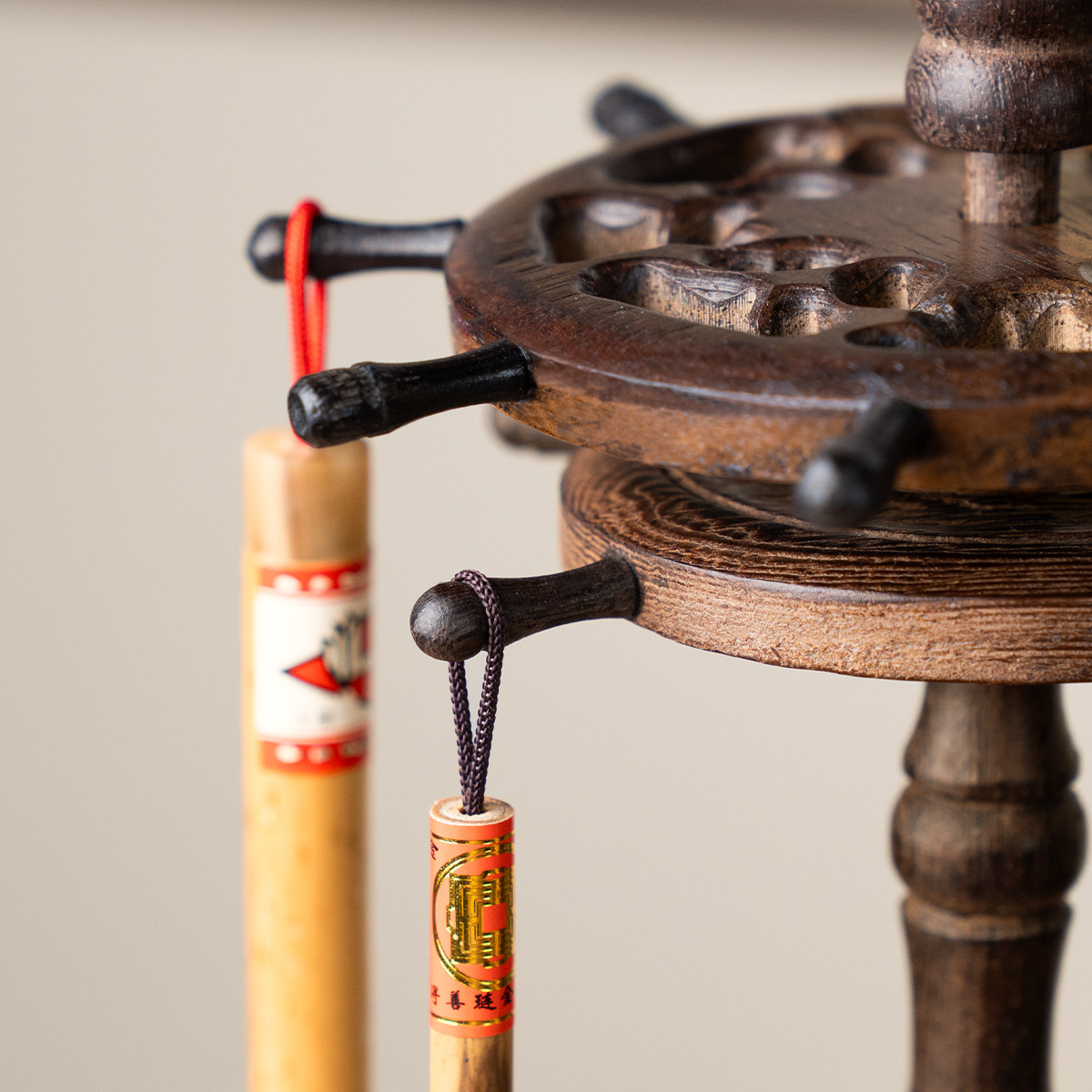 善琏湖笔笔架实木毛笔挂文房四宝摆件专用国画挂架鸡翅木圆盘收纳架托盘毛笔架毛笔架子笔挂初学书法挂笔架,淘宝优惠券,粉丝福利购,淘宝优惠卷