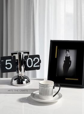 休闲现代创意自动翻页钟装饰品模型室办公室卧室客厅入口桌子装饰