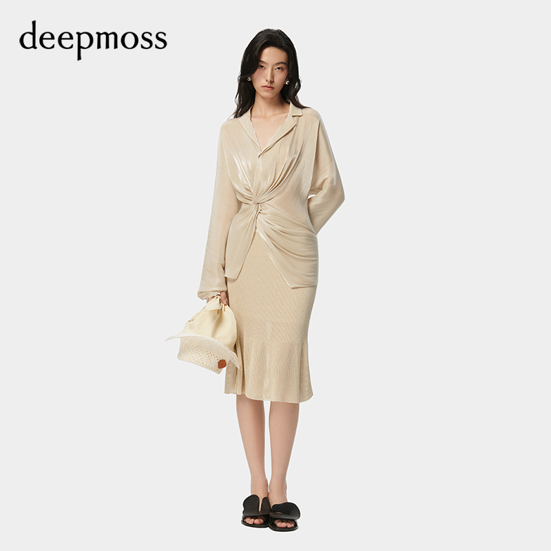 【deepmoss】2024春夏新款女装时尚休闲缎感水泽扭褶连肩袖上衣 - 图0