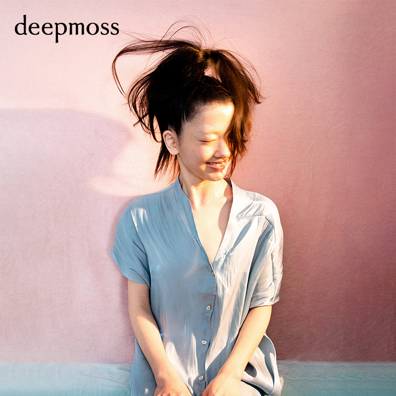 【deepmoss】春夏冰雪蓝时尚气质潮流水泽荡褶短袖中长款外套女士 - 图1