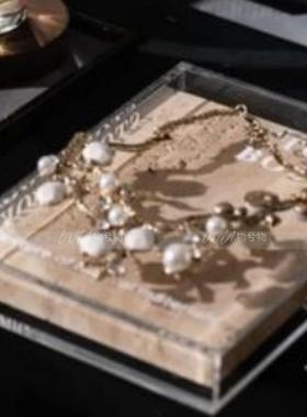 WU.物兮物 法式轻奢现代样板间梳妆台羽毛帽子香水项炼化妆桌饰品