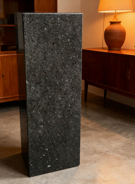 天然黑洞石立柱大理石底座摆件