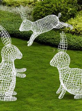 户外铁艺动物蝴蝶雕塑兔子摆件不锈钢镂空鹿发光蜻蜓蚂蚁装饰定制