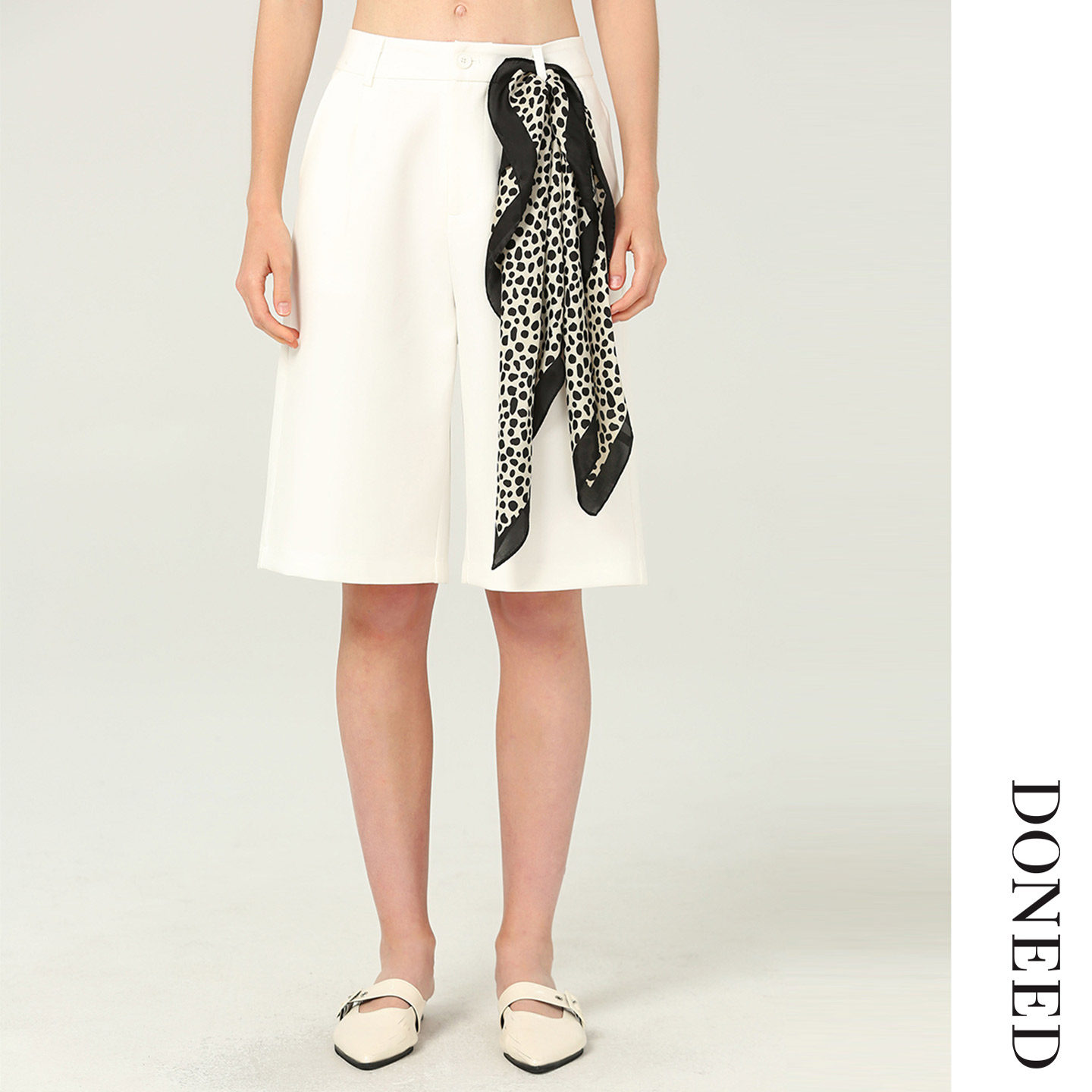 DONEED2025夏款时尚休闲纯色基础百搭配丝巾直筒高腰五分裤女