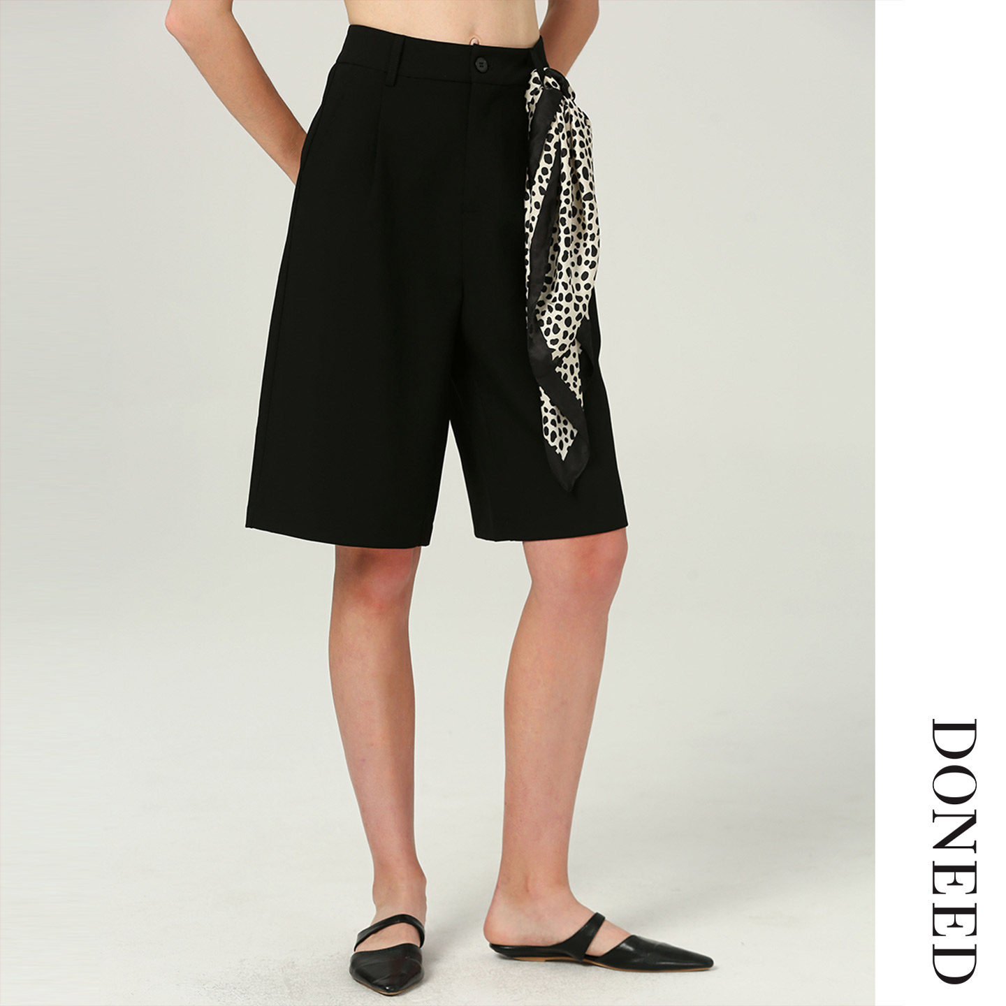 DONEED2025夏款时尚休闲纯色基础百搭配丝巾直筒高腰五分裤女