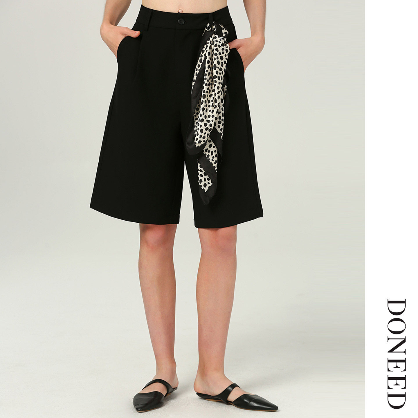 DONEED2025夏款时尚休闲纯色基础百搭配丝巾直筒高腰五分裤女