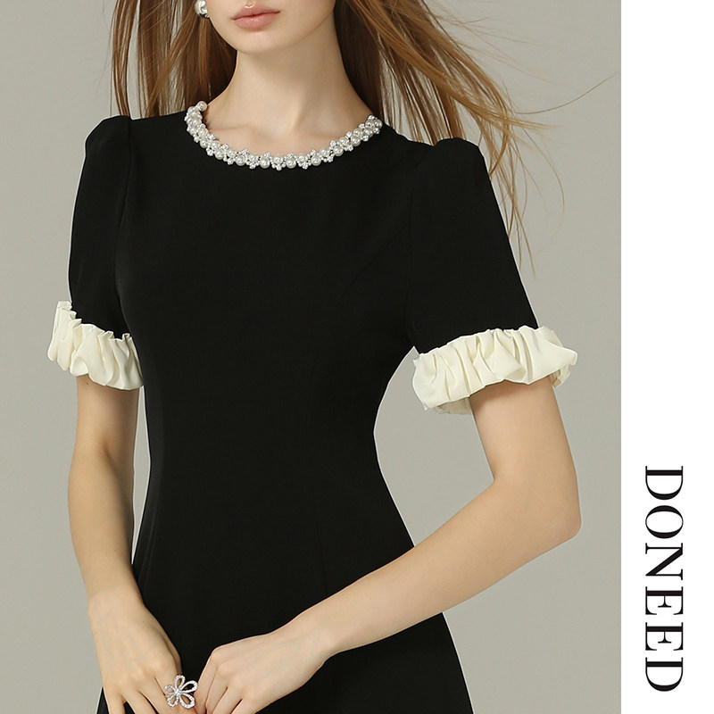 DONEED夏款优雅赫本风撞色钉珠褶皱拼接收腰显瘦中长款连衣裙女