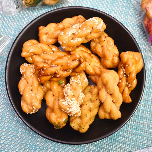 Chen Liuxiang xiaoman 500g Chongqing Специально коричневый сахар со вкусом морские водоросли странные кусочные кусочные закуски.
