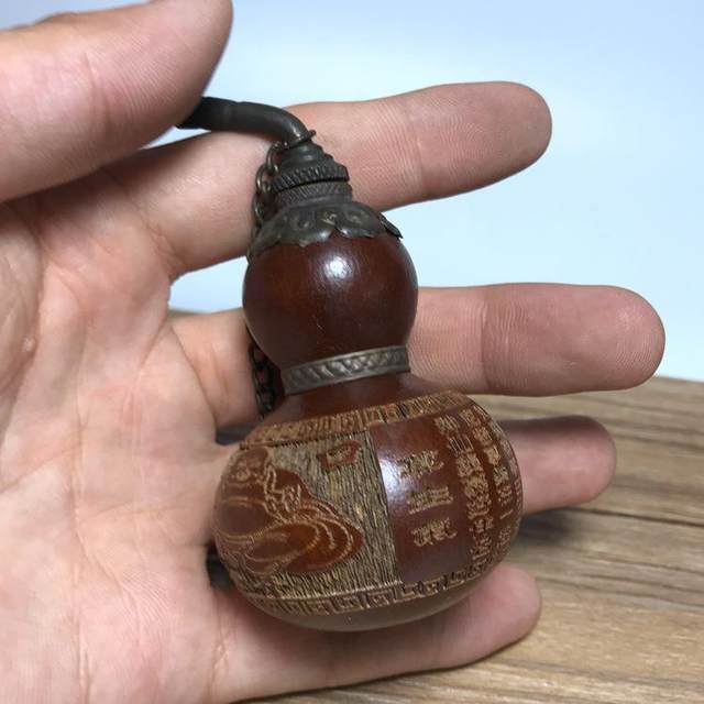 Antique miscellaneous gourd carved snuff bottles, antique wood carvings, gourd snuff bottles, random patterns