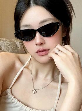 2025新款美式三角猫眼太阳眼镜窄框辣妹高级感小框y2k太阳眼镜抗U