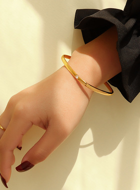 欧美风ins几何钛钢18k金商务手镯