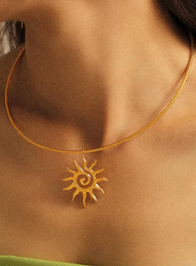 欧美跨境螺旋太阳吊坠项链INS风时尚耳环轻奢感钛钢镀18k金饰品女