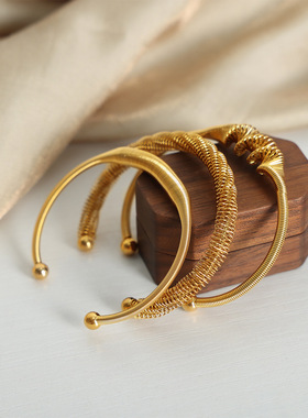 欧美时尚个性嘻哈风朋克饰品几何弹簧扭转设计层次感钛钢开口手镯