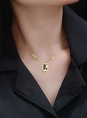 复古月亮滴油黑色钛钢镀金项链