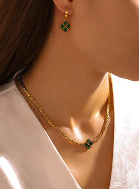 跨境四叶花爱心玻璃石套装2024新款欧美钛钢耳环项链手链三件套女