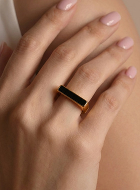 不锈钢方形黑色滴油戒指几何素圈