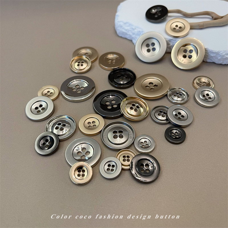 经典复古圆形宽边四眼金属纽扣百搭衣服装饰扣子服装辅料服饰配件,淘宝优惠券,粉丝福利购,淘宝优惠卷
