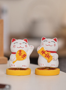360度旋转迷你招财猫小摆件陶瓷发财猫书桌装饰品把玩可爱小物件