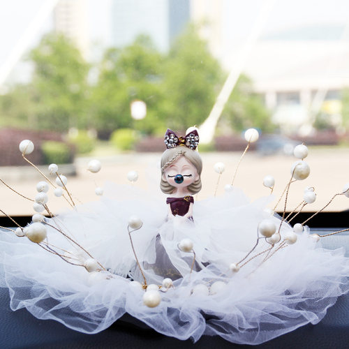 蓬蓬裙泡泡公主女孩汽车摆件羽毛防滑垫车内香薰高档女士车载饰品 - 图3