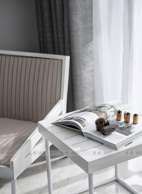 飘窗台简约现代风胶卷筒边几摆件