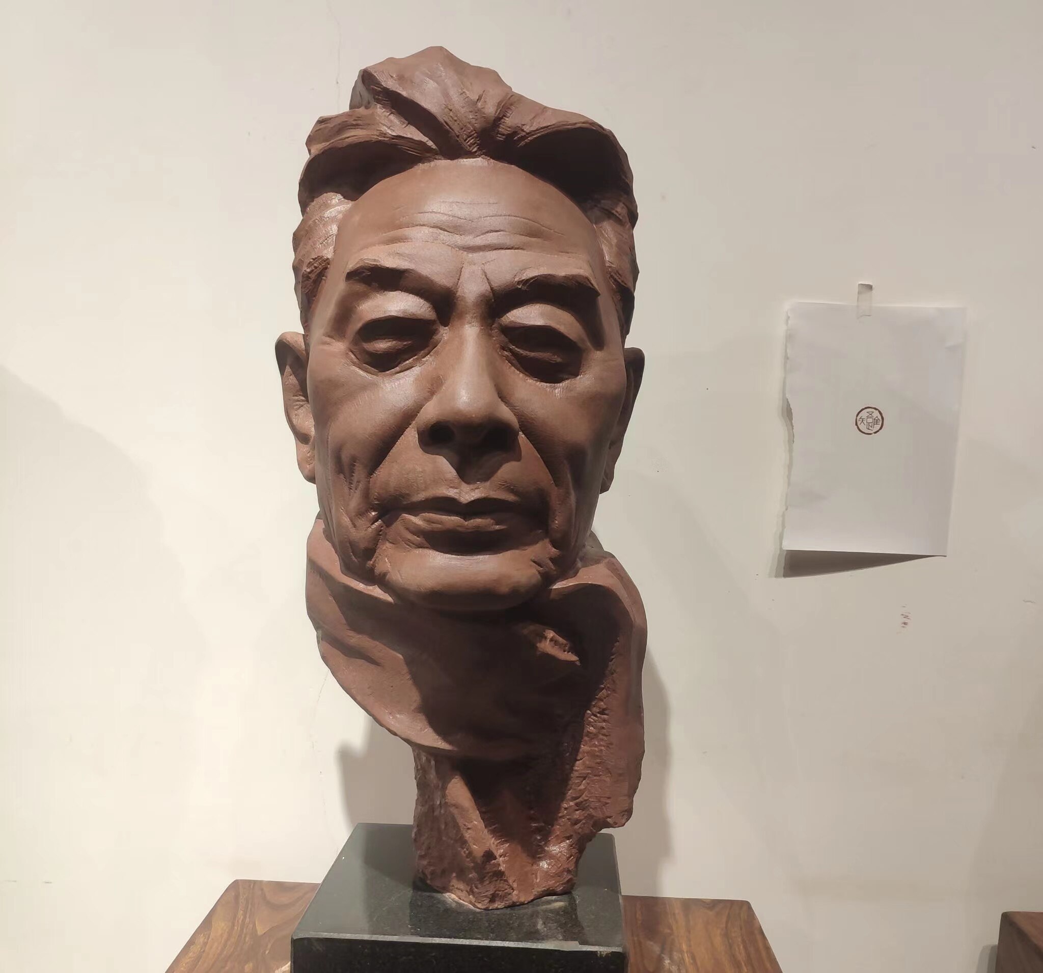 定制名人肖像雕塑铸铜人物头像真人遗像半身像玻璃钢名人伟人雕像