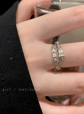 本命年闪钻灵蛇形戒指女轻奢高级感开口食指戒冷淡风时尚个性指环