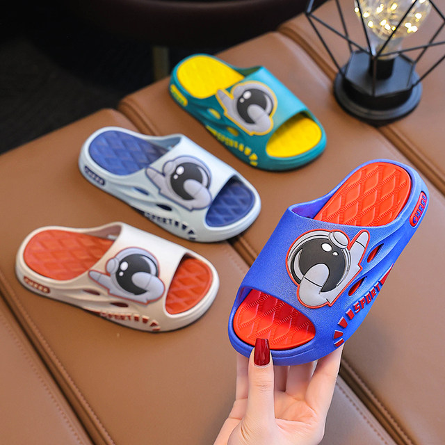 Children's sandals and slippers for boys in 2024 new summer, middle-aged and young children taking showers at home, non slip bathroom slippers for men, jh