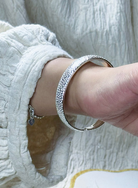 锤纹银手镯狮子山银饰足银999