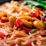 Носитель, горячий и кислый порошок 108 г мешков Чунцина вкуса сладкого картофеля закуски с закусками мгновенные лапша фаст -фуд вентиляции с лапшой
