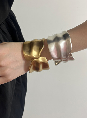 日系CoopKoop欧美新款不规则个性独特手环小众气质凹凸宽面褶皱