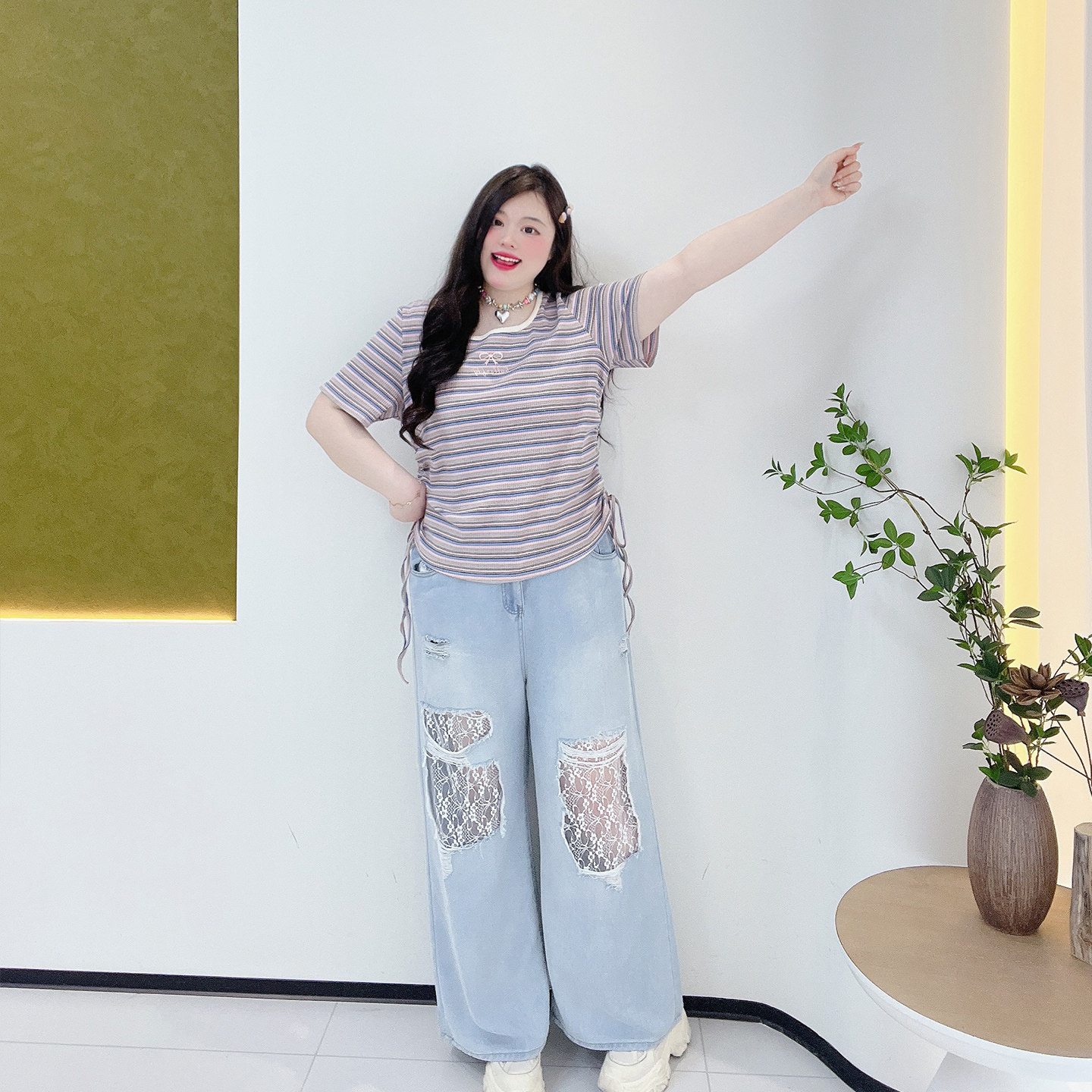 胖莹莹大码女装2025夏季韩系小众设计感刺绣条纹辣妹减龄抽绳短袖,淘宝优惠券,粉丝福利购,淘宝优惠卷