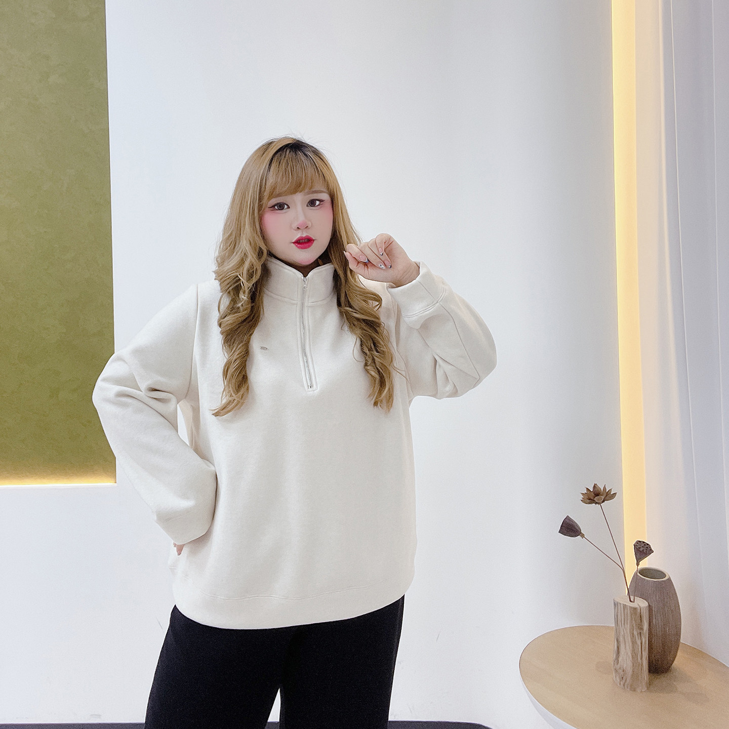 300斤胖mm韩系简约慵懒风加绒胖莹大码女装休闲拉链立领减龄卫衣,淘宝优惠券,粉丝福利购,淘宝优惠卷