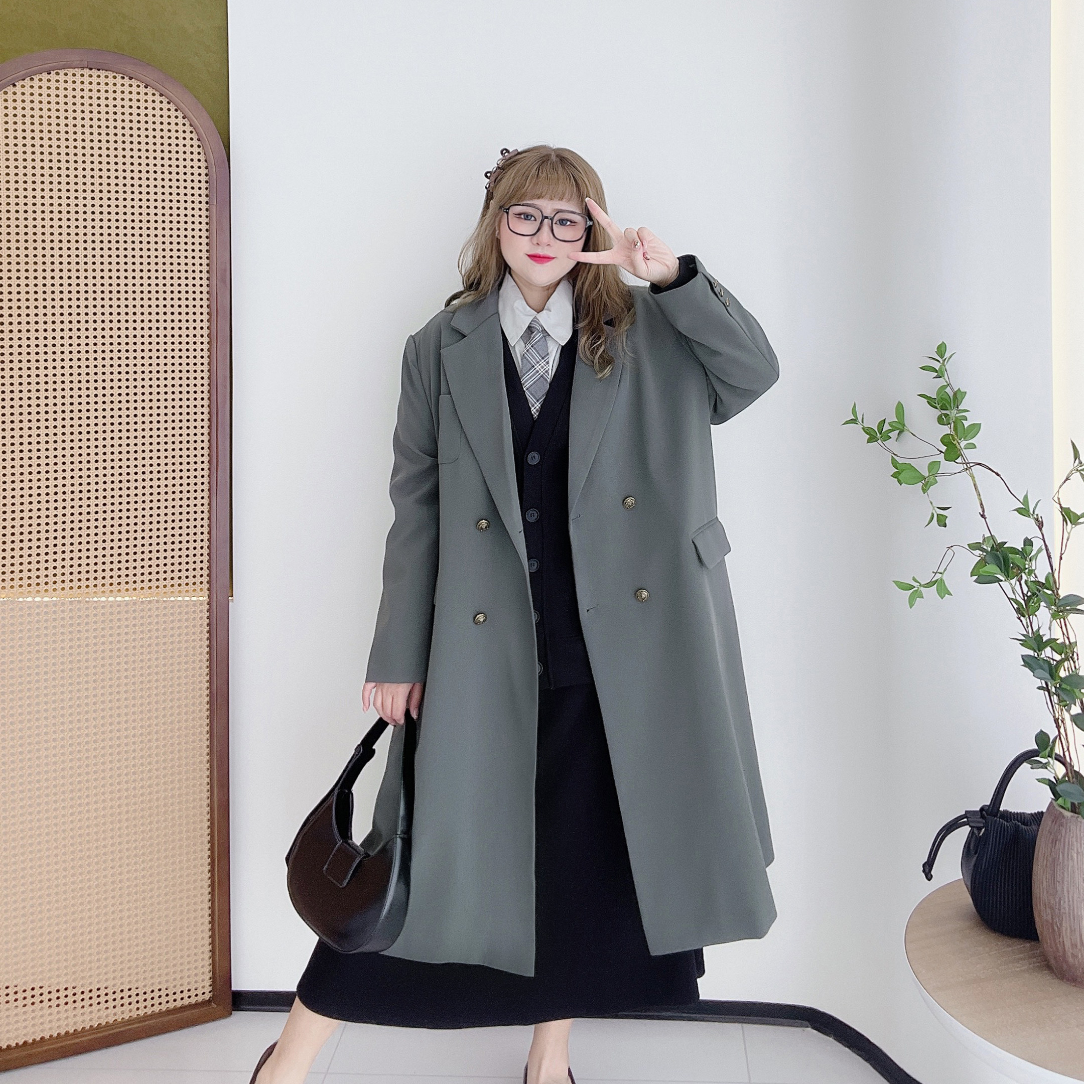 胖莹莹大码女装秋款胖MM简约格雷系宽松遮肉显瘦长款西服外套风衣,淘宝优惠券,粉丝福利购,淘宝优惠卷