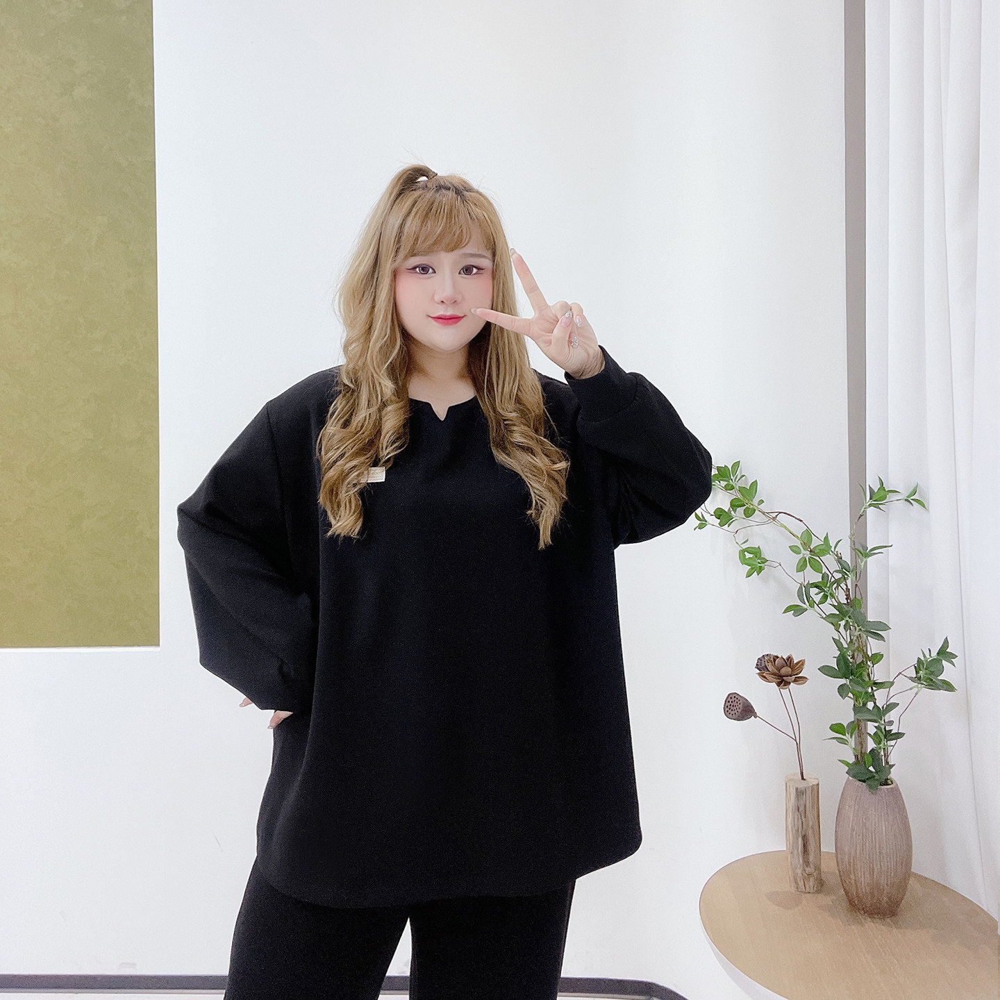 300斤胖莹莹大码女装韩系简约宽松百搭休闲减龄圆领加肥遮肉卫衣,淘宝优惠券,粉丝福利购,淘宝优惠卷