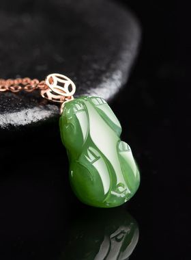 天然和田玉碧玉小貔貅玉石18K玫瑰金镶嵌吊坠皮丘挂件项链女款