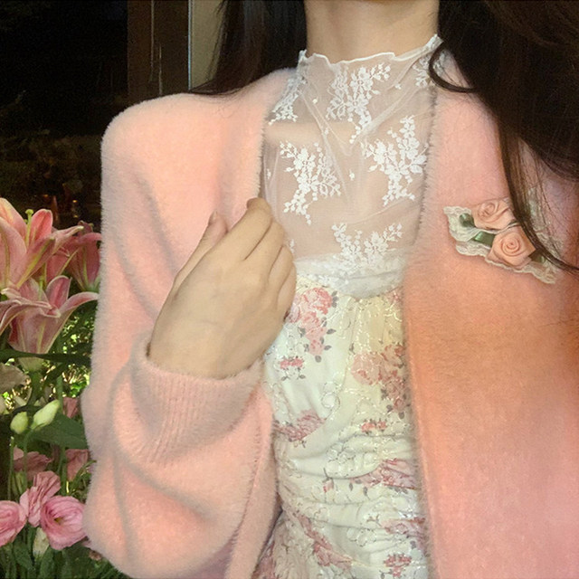 2026 ພາກຮຽນ spring ເສື້ອ lace bottoming ຮູບແບບໃຫມ່ສໍາລັບແມ່ຍິງທີ່ມີຄໍເຄິ່ງສູງບາງແລະເສື້ອຂະຫນາດນ້ອຍສໍາລັບແມ່ຍິງທີ່ມີຕາຫນ່າງເທິງ