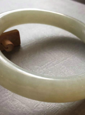 【新疆的第一场雪】和田玉手镯新疆且末料糖白玉手镯圆条扁条手镯