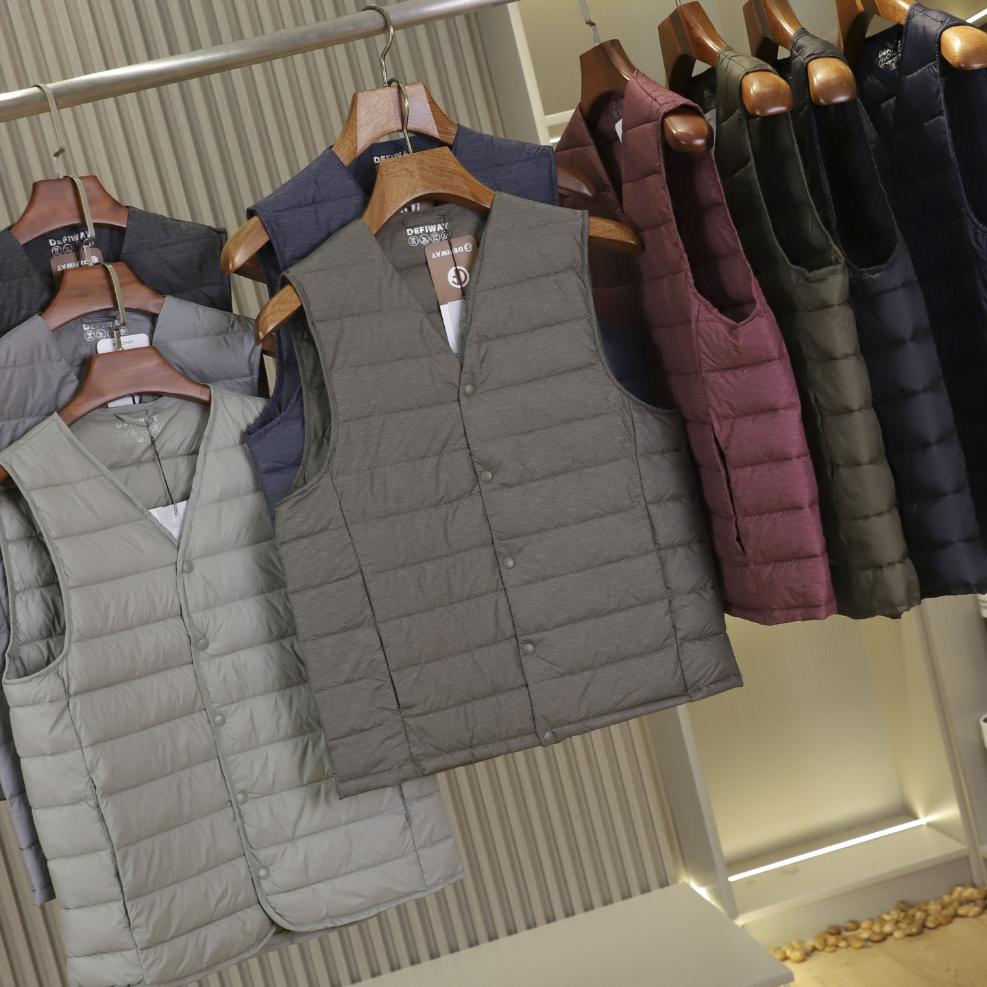 韩单~捡漏款~秋冬男士情侣轻盈保暖内搭御寒防风V领羽绒马甲背心,淘宝优惠券,粉丝福利购,淘宝优惠卷