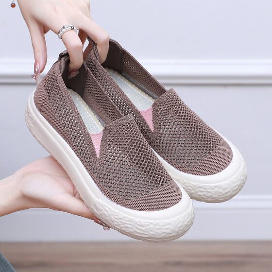 Summer new style old Beijing cloth shoes for women, hollow breathable lazy mesh shoes for women, non-slip soft soles, comfortable and casual mom shoes