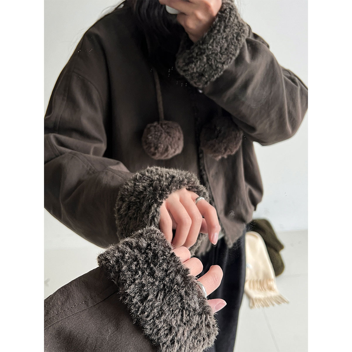 Luxe 韩系复古简约羊羔毛圆领保暖小个子夹棉外套女冬季新款89006 - 图1