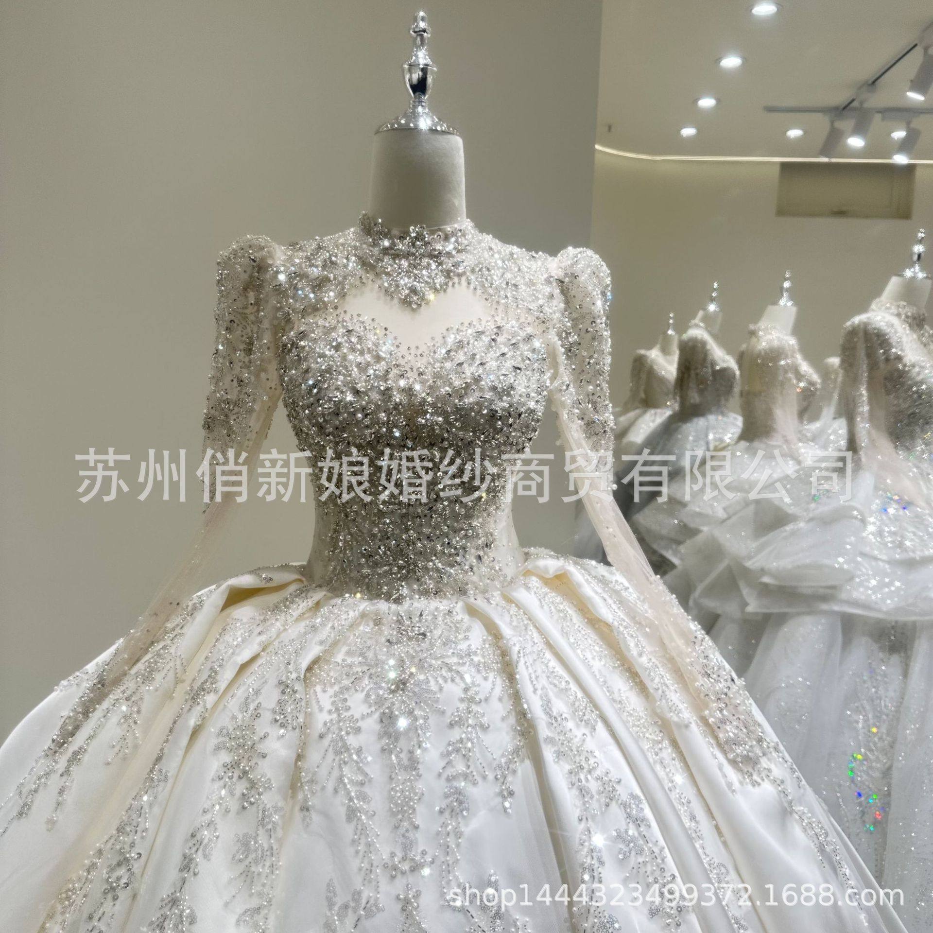 缎面长袖婚纱主纱2024新款新娘高级质感复古法式重工拖尾高领礼服,淘宝优惠券,粉丝福利购,淘宝优惠卷