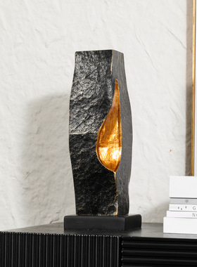 轻奢沙发背景墙柜人物雕像摆件